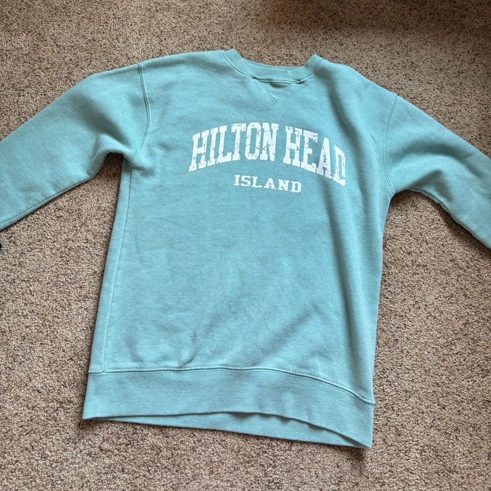 Crewneck. Vintage wear by baypointe. Light green.